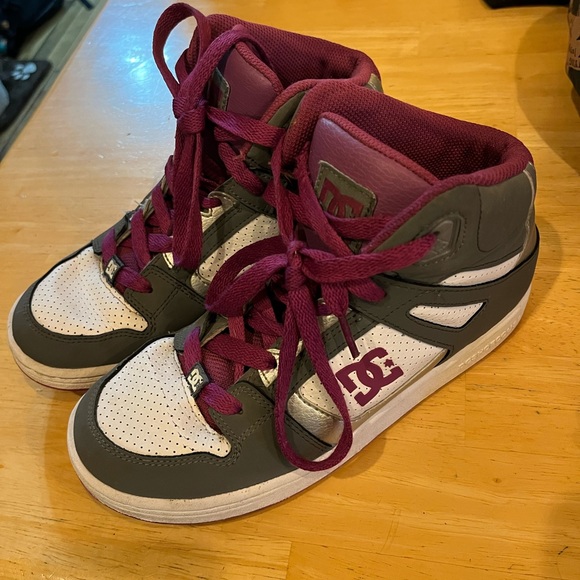 DC REBOUND YOUTH SIZE 6 MID TOP  Purple/White/Silver SKATE SHOES - Picture 4 of 9